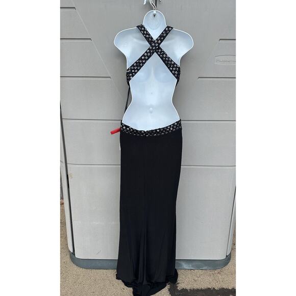 Mac Duggal NWT Floral Sequined Criss Cross Bodice Gown Size 8 Black Cutout - Picture 3 of 16